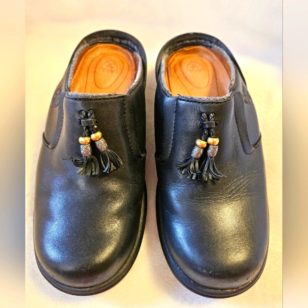 Ariat Women's Clog EU 36M US 6B UK 3.5M Black Leather Barn Mules Tasseled Beads